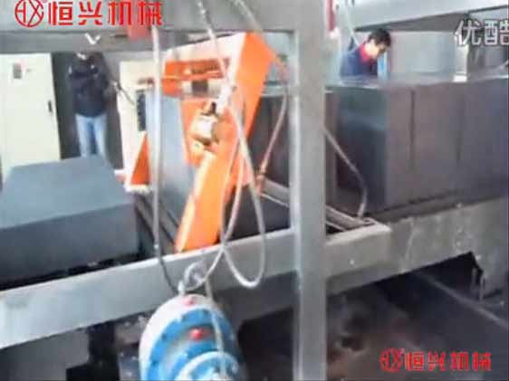 陶(tao)粒自保溫砌塊切(qiē)割生産線