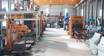 機(ji)台調試車間(jian)