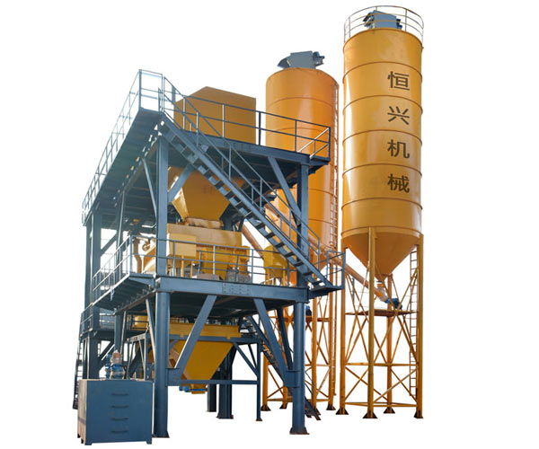 勻(yun)質保溫砌(qi)塊攪拌澆(jiāo)注設備